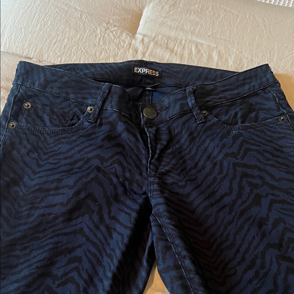 Express Navy Zebra Patterned Jeans - Picture 2 of 6